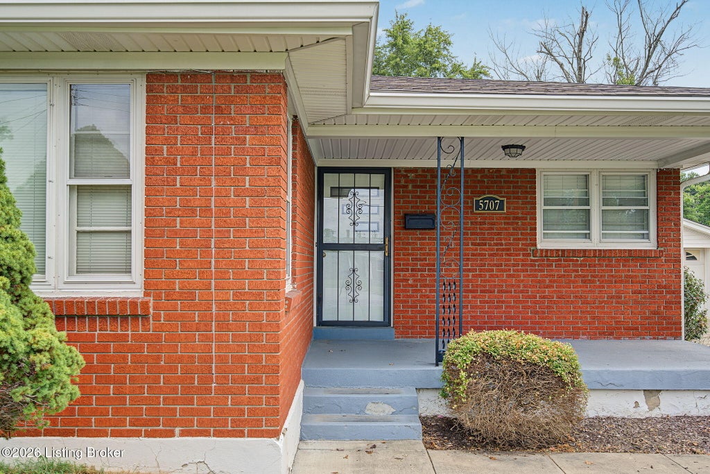 Photo of 5707 Undine Dr, Louisville, KY 40216 (MLS # 1730333)