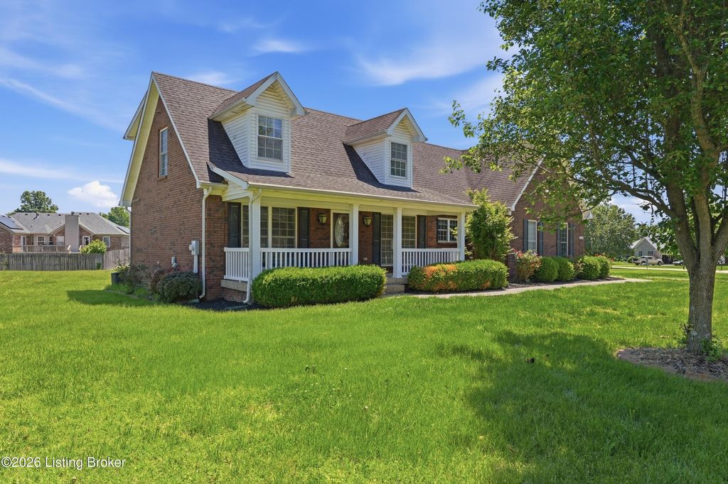 Photo of 359 S Peak Ave, Shepherdsville, KY 40165 (MLS # 1717476)