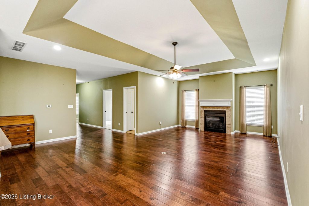 Photo of 121 Twin Brook Ct, Shelbyville, KY 40065 (MLS # 1718604)