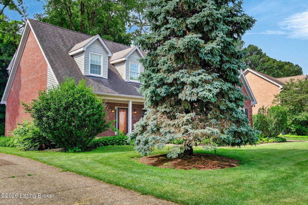 Photo of 10504 Edgewater Rd, Louisville, KY 40223 (MLS # 1716264)