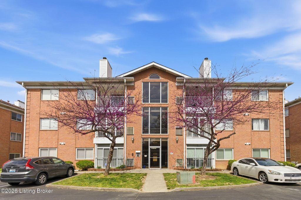 Photo of 3721 Bardstown Rd #APT 303, Louisville, KY 40218 (MLS # 1714368)