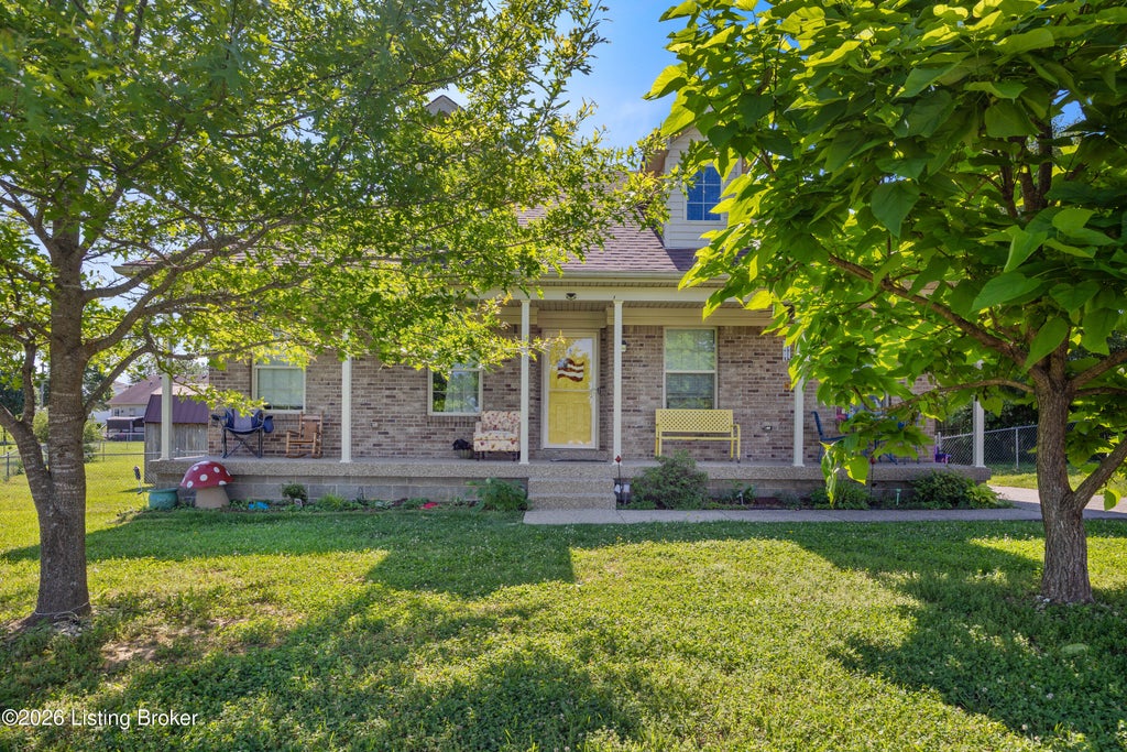 Photo of 251 Crystal View Ct, Mt Washington, KY 40047 (MLS # 1719603)