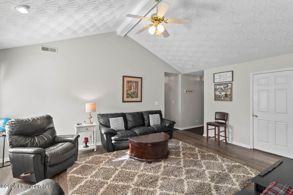 Photo of 2722 Antone Pkwy, Louisville, KY 40220 (MLS # 1731395)