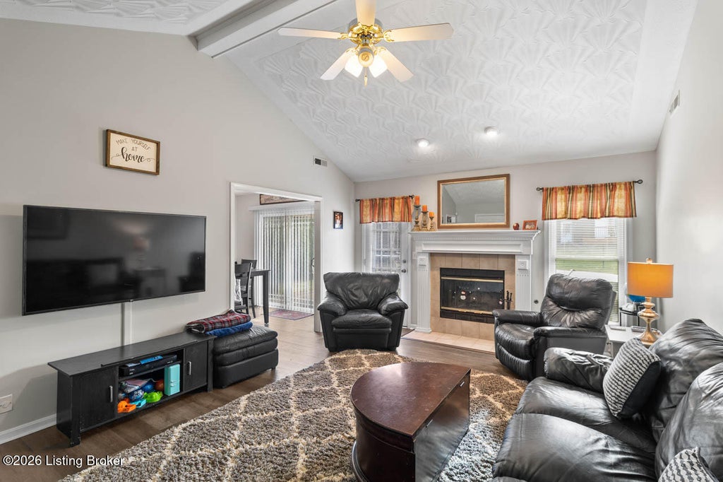 Photo of 2722 Antone Pkwy, Louisville, KY 40220 (MLS # 1731395)