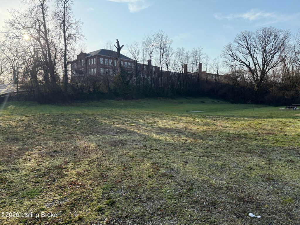 Photo of 108 Hill St, Bloomfield, KY 40008 (MLS # 1710679)