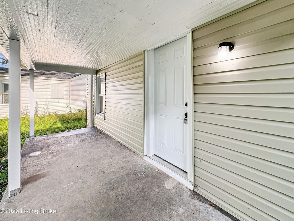 Photo of 1118 W Whitney Ave, Louisville, KY 40215 (MLS # 1708674)
