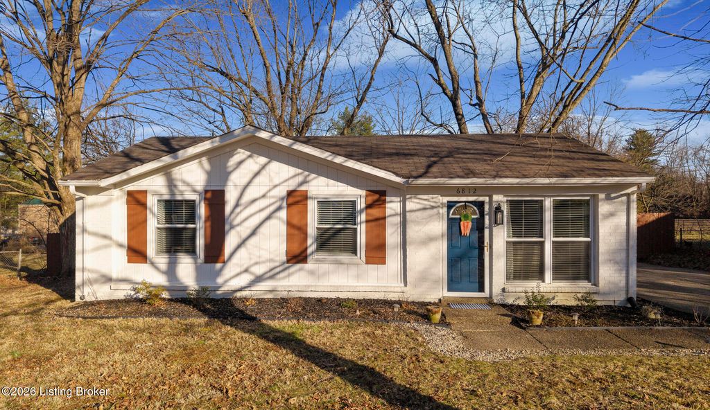 Photo of 6812 Village Green Blvd, Pewee Valley, KY 40056 (MLS # 1710220)