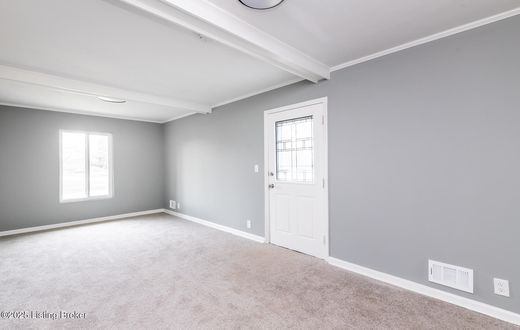 2401 Woodmont Dr, Louisville, Pennsylvania image 7