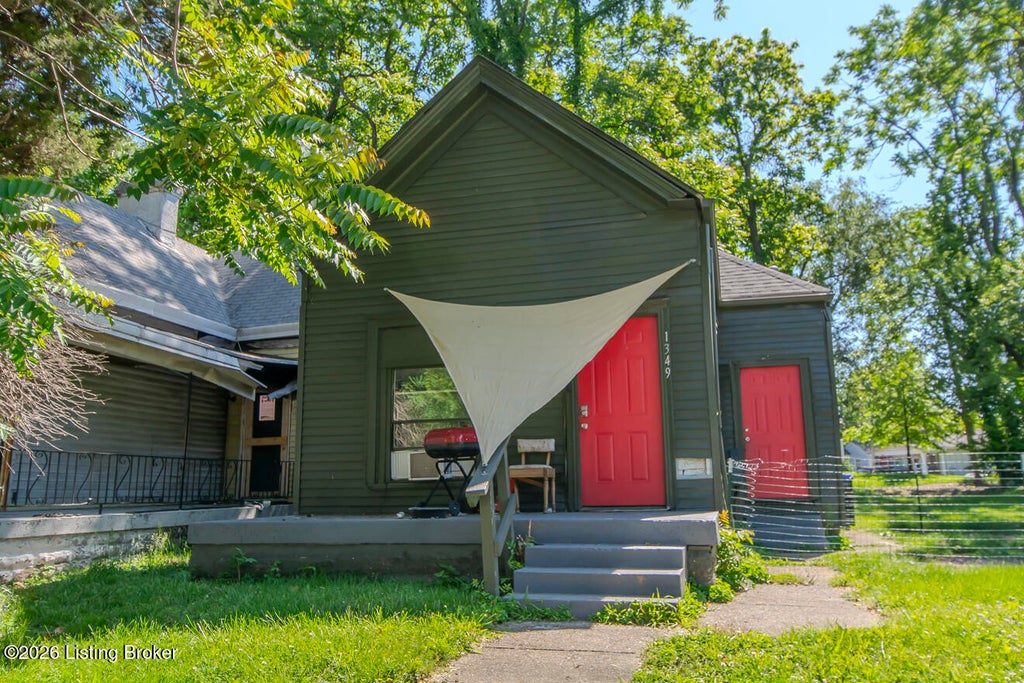 Photo of 1349 S 26th St, Louisville, KY 40210 (MLS # 1717211)