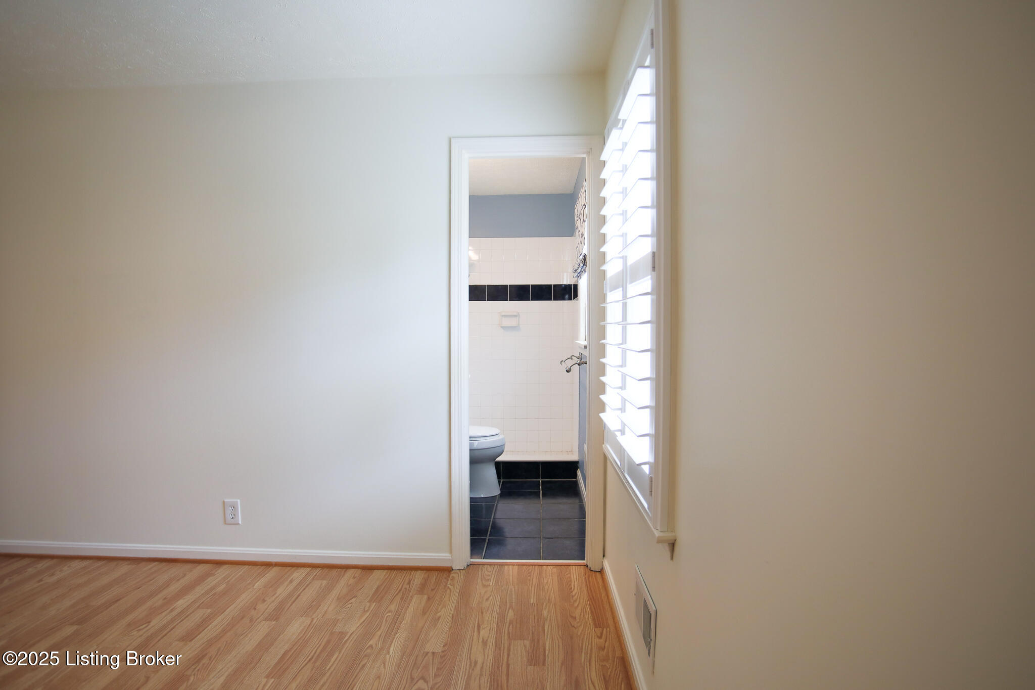 1303 Ambridge Dr, Louisville, Kentucky image 29