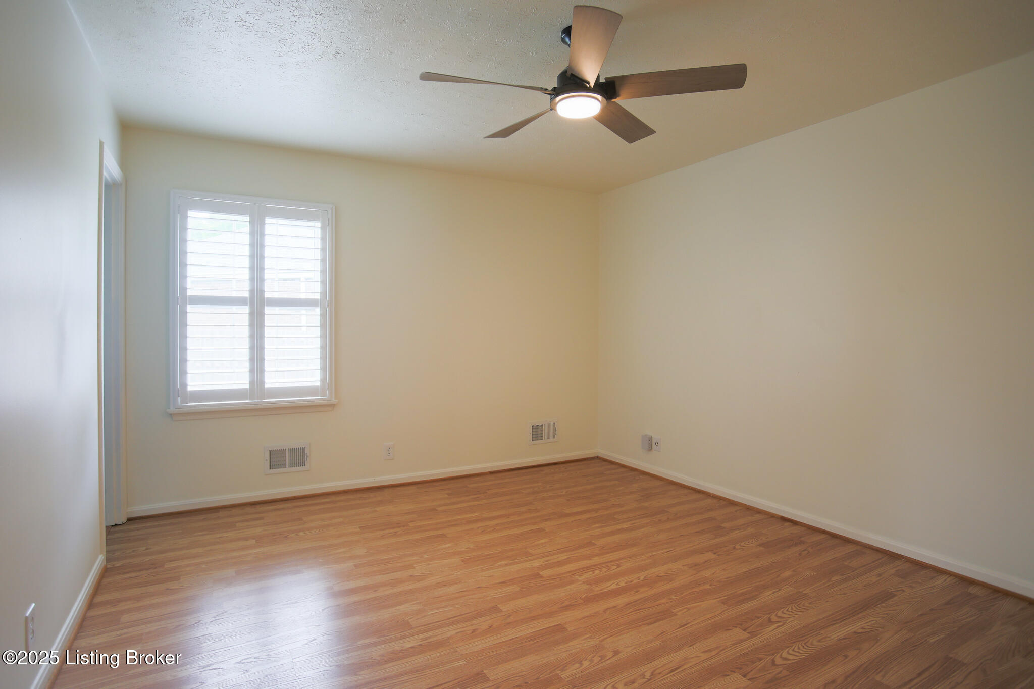 1303 Ambridge Dr, Louisville, Kentucky image 26