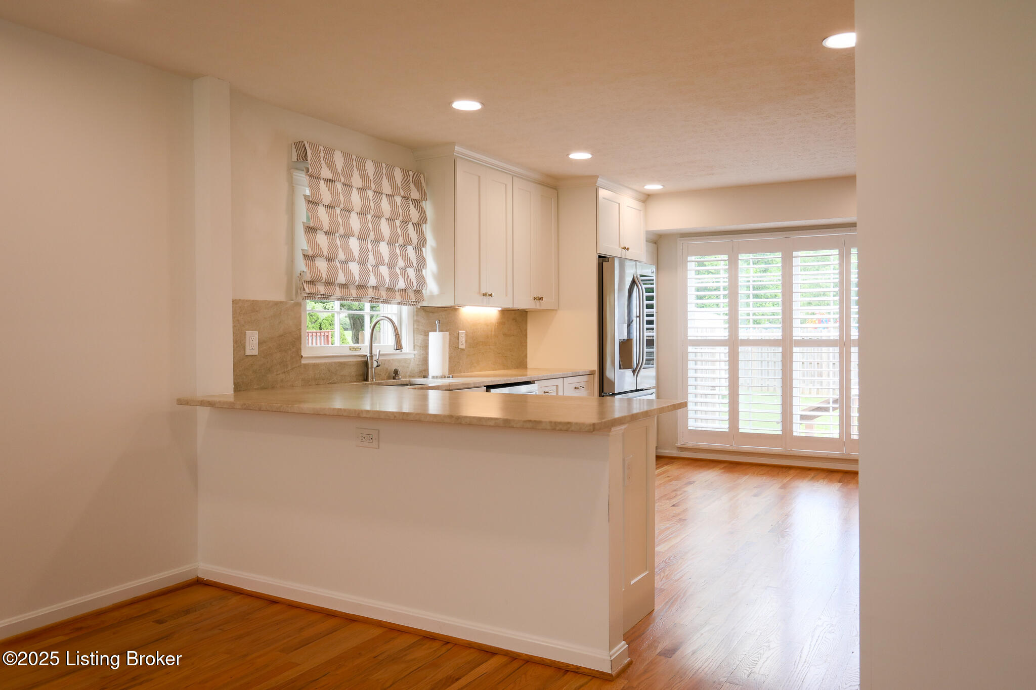 1303 Ambridge Dr, Louisville, Kentucky image 6