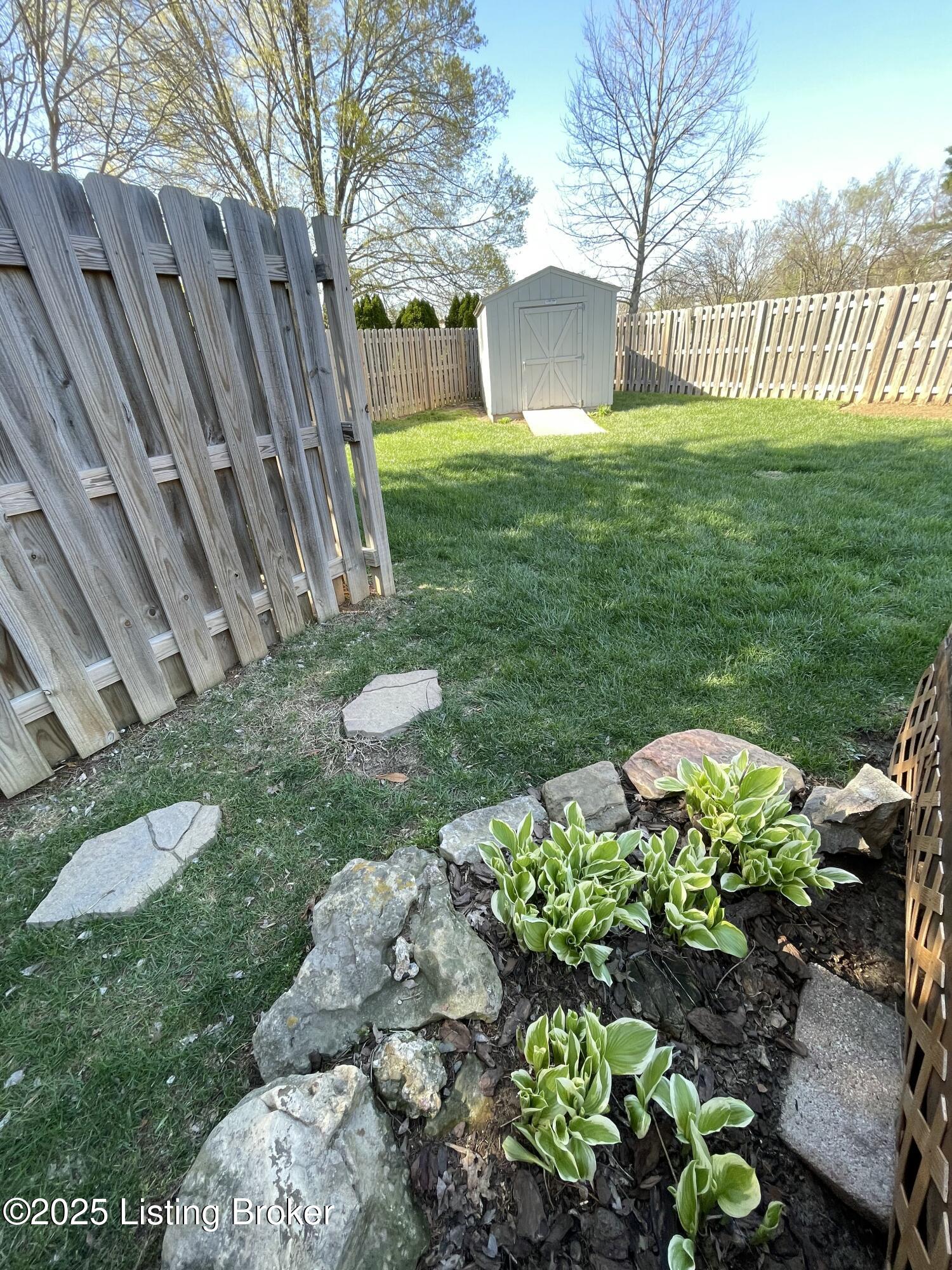 1303 Ambridge Dr, Louisville, Kentucky image 42