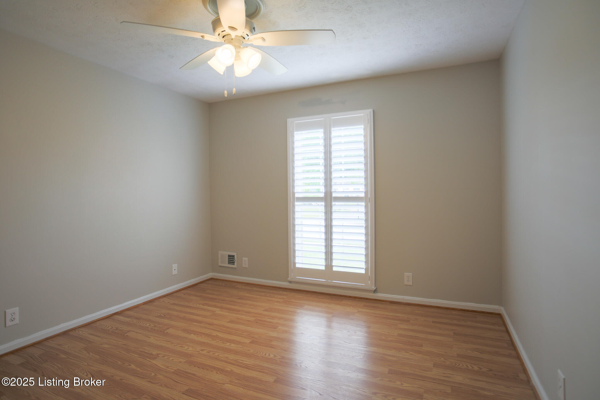 1303 Ambridge Dr, Louisville, Kentucky image 30