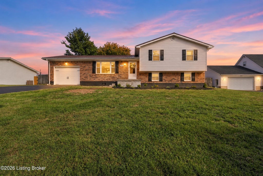 Photo of 4766 Flatlick Rd, Mt Washington, KY 40047 (MLS # 1731423)