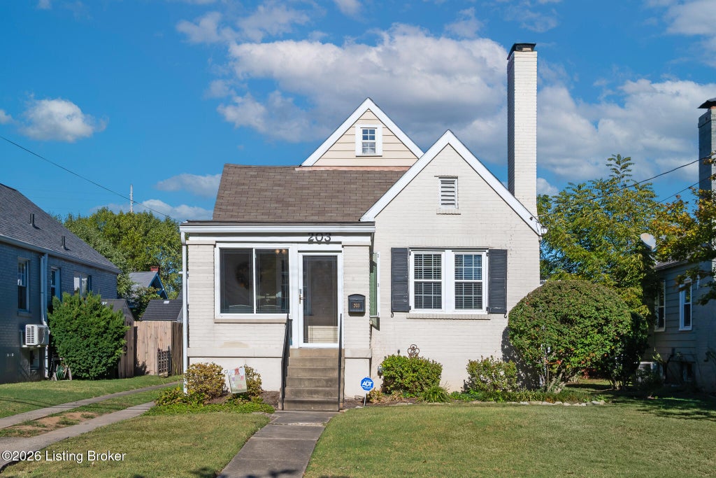 Photo of 203 Iola Rd, Louisville, KY 40207 (MLS # 1731315)