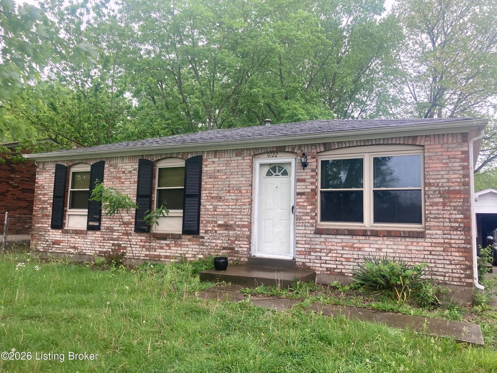 Photo of 9722 Scarborough Ave, Louisville, KY 40272 (MLS # 1715085)