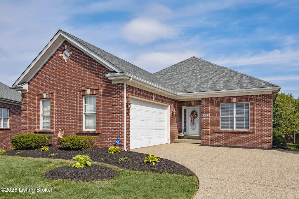 Photo of 8209 Parker Grant Ct, Louisville, KY 40291 (MLS # 1730844)
