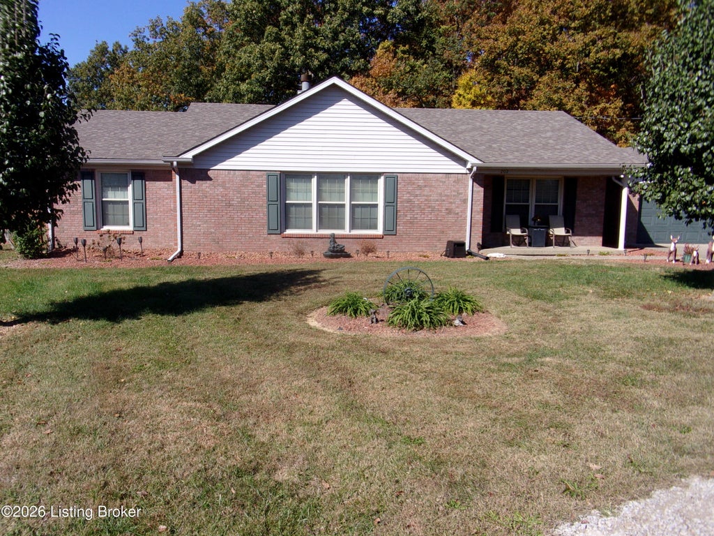 Photo of 202 Black Oak Ln, Bardstown, KY 40004 (MLS # 1732925)