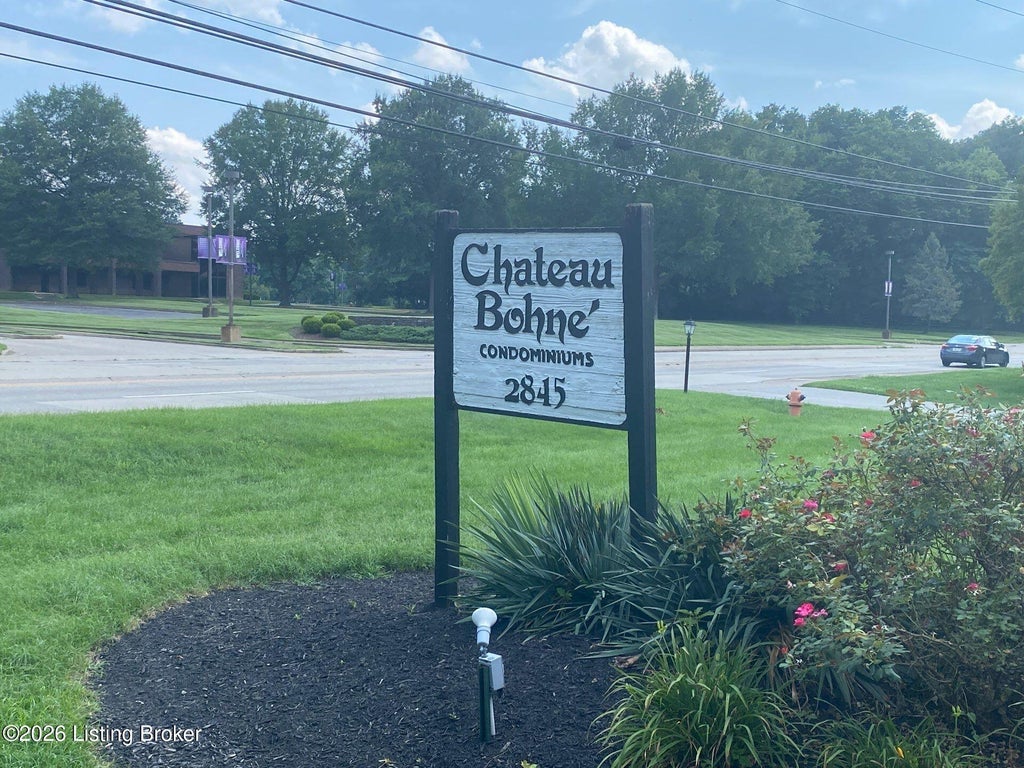 Photo of 2845 Hikes Ln # 107, Louisville, KY 40218 (MLS # 1728929)