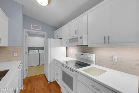 Tiny photo for 3503 Lennox View Ct #207, Louisville, KY 40299 (MLS # 1729795)