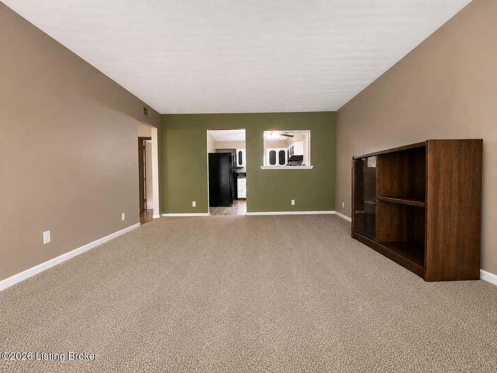 Photo of 3501 Paragon Ct #UNIT 30, Louisville, KY 40218 (MLS # 1726648)