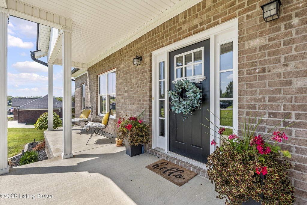 Photo of 99 Roosevelt Ct, Taylorsville, KY 40071 (MLS # 1730896)