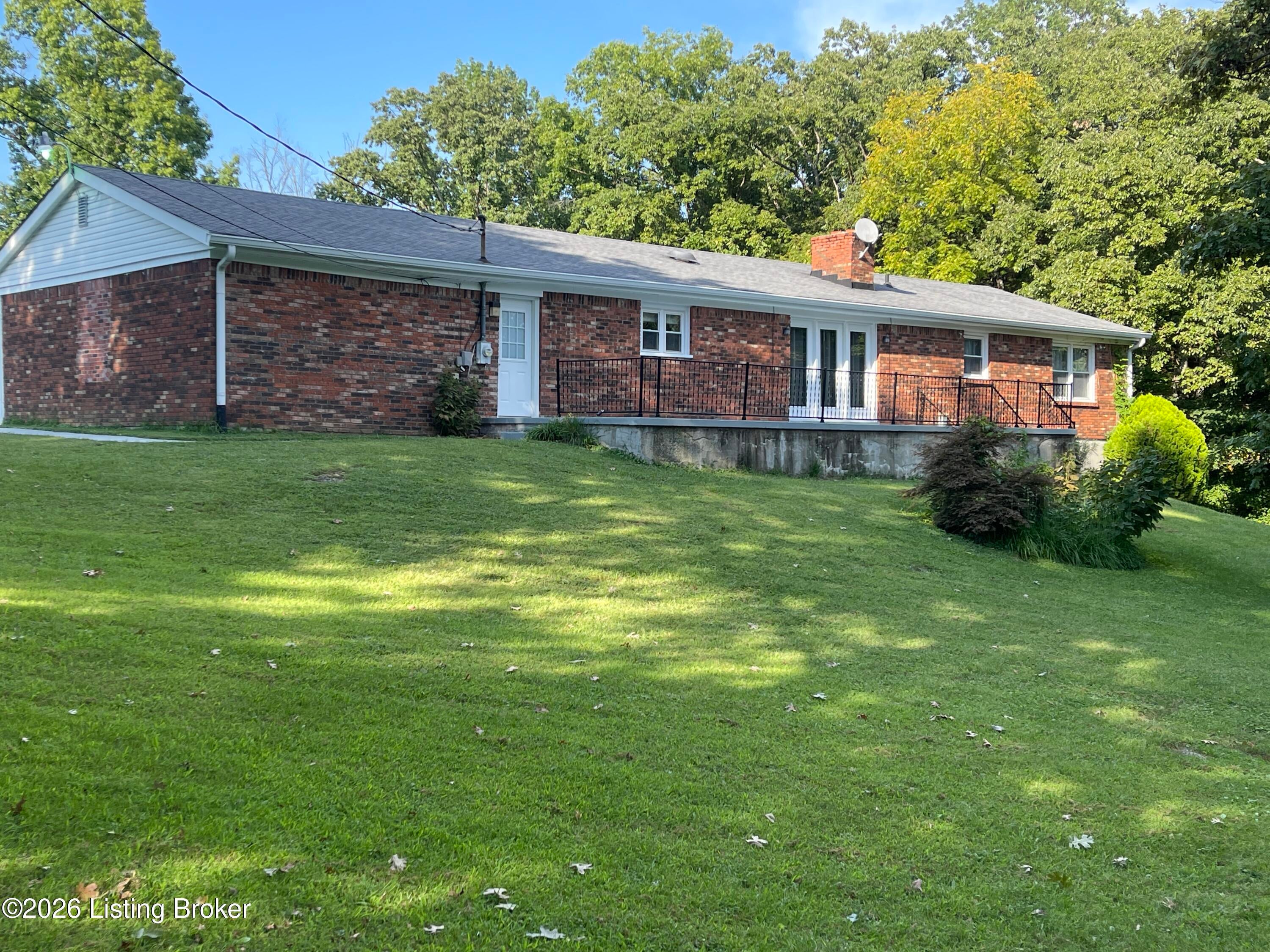 1022 Greenbriar Rd - Photo 2