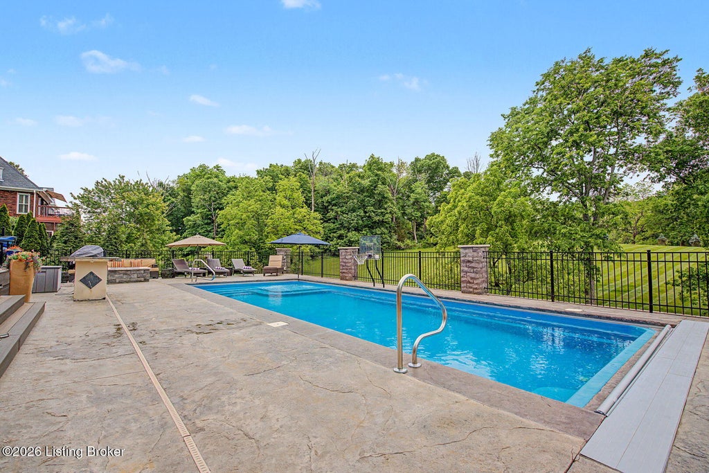 Photo of 3912 Clarke Pointe Ct, Crestwood, KY 40014 (MLS # 1718900)