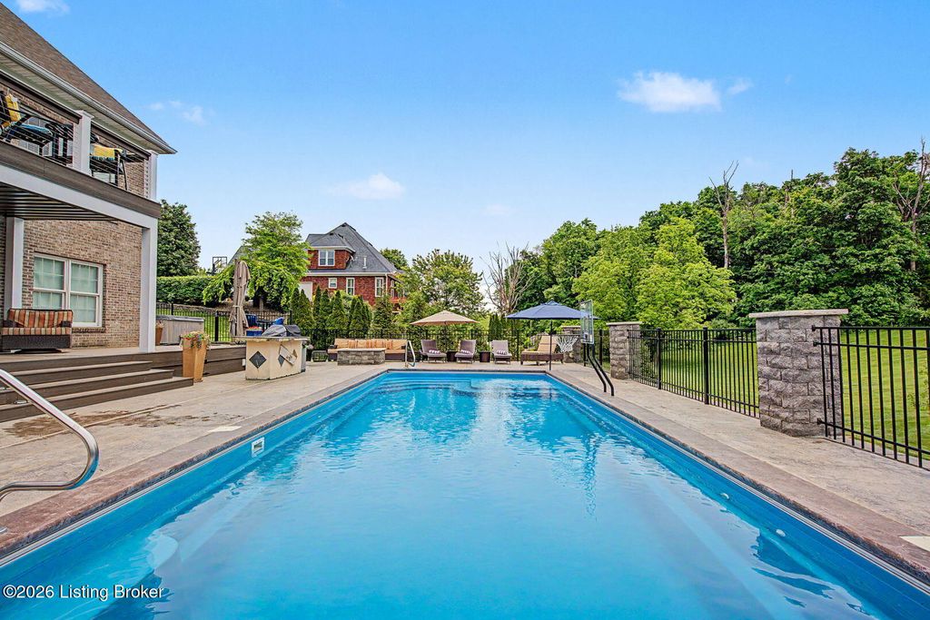 Photo of 3912 Clarke Pointe Ct, Crestwood, KY 40014 (MLS # 1718900)
