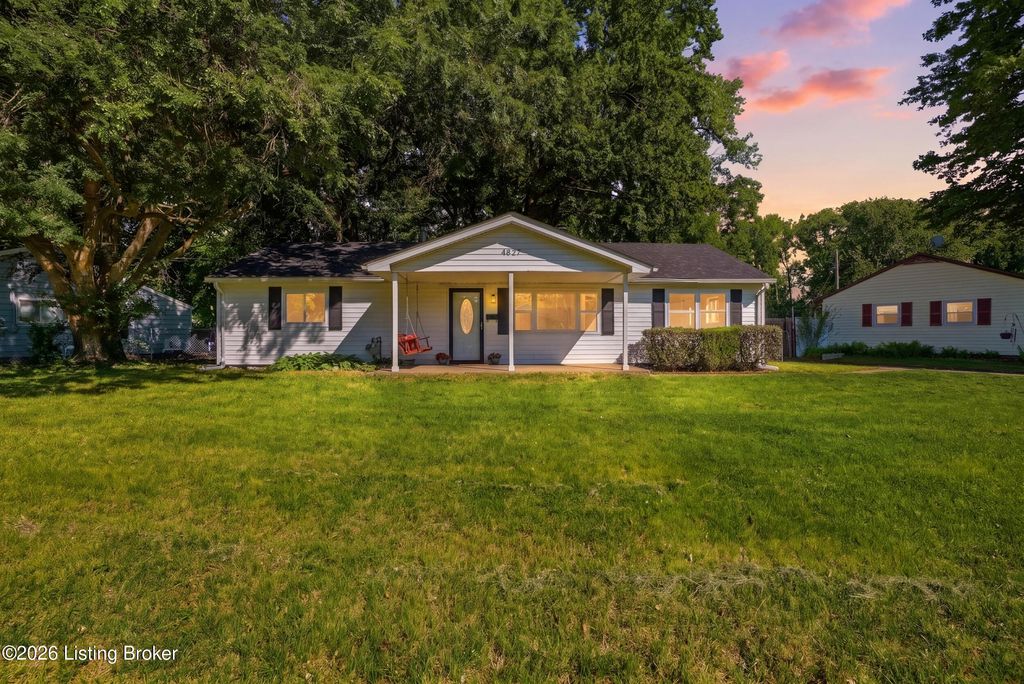 Photo of 4827 Andalusia Ln, Louisville, KY 40272 (MLS # 1716864)