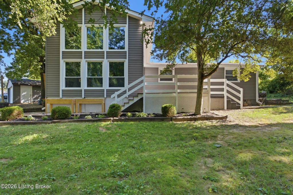 Photo of 2009 Lonesome Hollow Rd, Louisville, KY 40272 (MLS # 1725420)