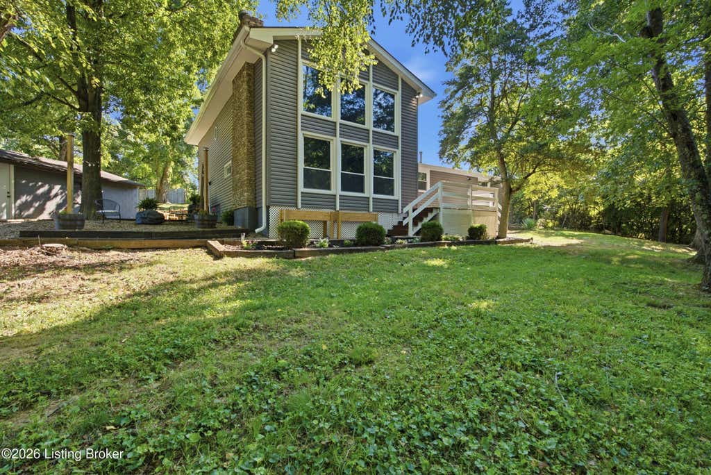 Photo of 2009 Lonesome Hollow Rd, Louisville, KY 40272 (MLS # 1725420)