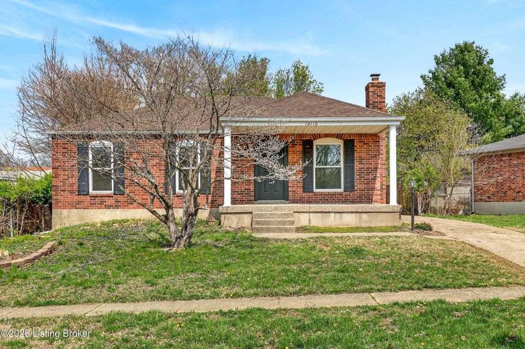 Photo of 10110 Closterwood Dr, Louisville, KY 40229 (MLS # 1712818)