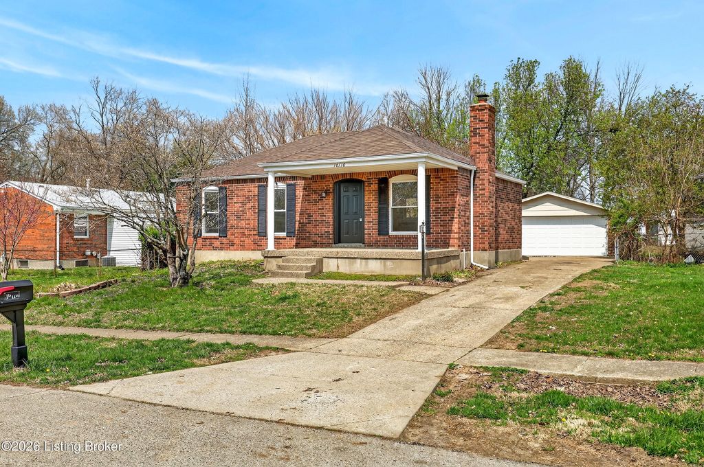 Photo of 10110 Closterwood Dr, Louisville, KY 40229 (MLS # 1712818)