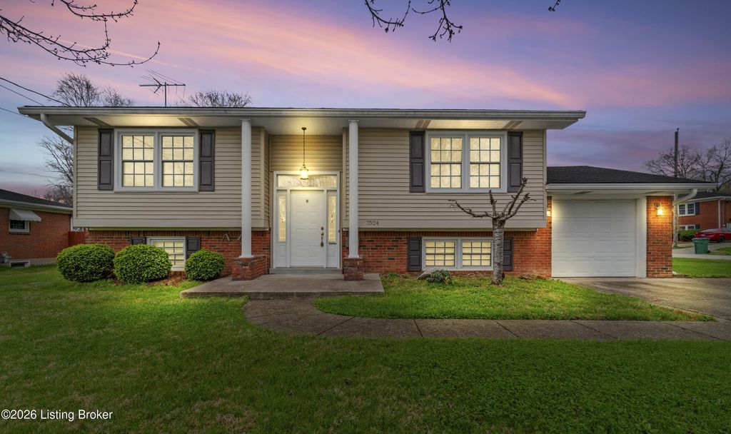 Photo of 7524 Jamaica Dr, Louisville, KY 40214 (MLS # 1713122)