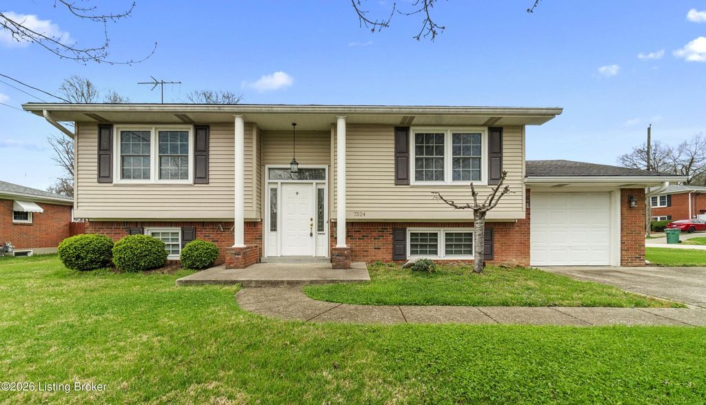 Photo of 7524 Jamaica Dr, Louisville, KY 40214 (MLS # 1713122)