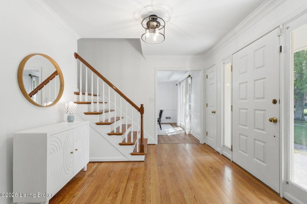 Photo of 505 Wickfield Dr, Louisville, KY 40245 (MLS # 1715295)