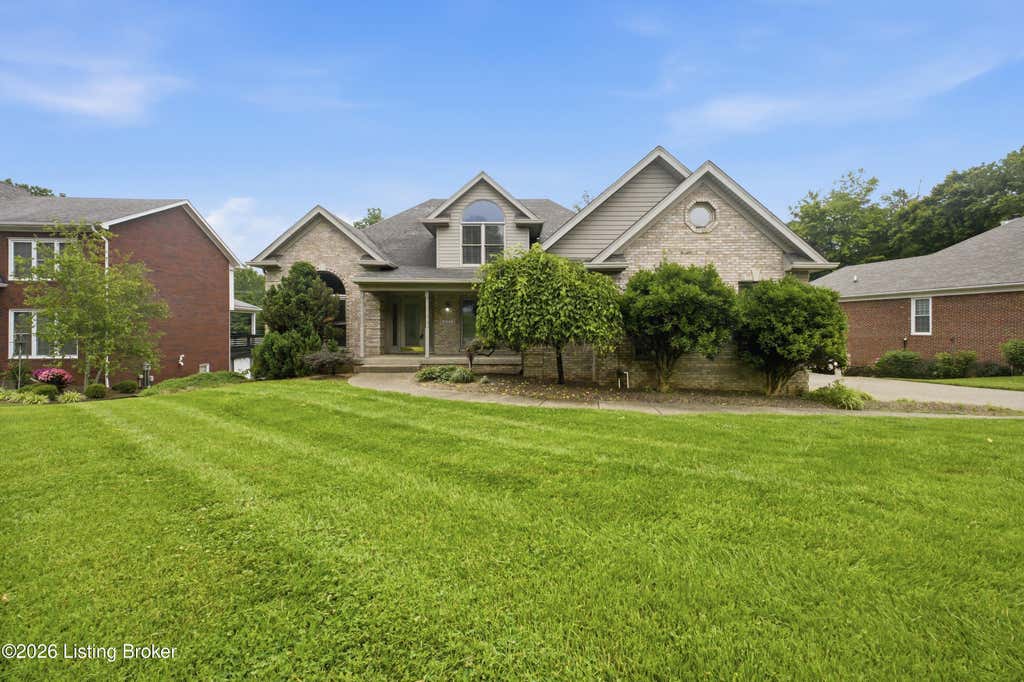 Photo of 8109 Windsor Lakes Ct, Louisville, KY 40214 (MLS # 1720227)