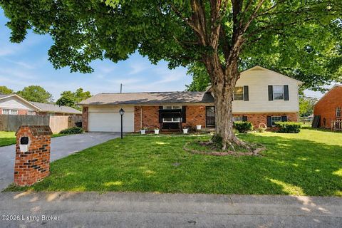 Photo of 703 Dogwood Rd, Jeffersonville, IN 47130 (MLS # 1716991)