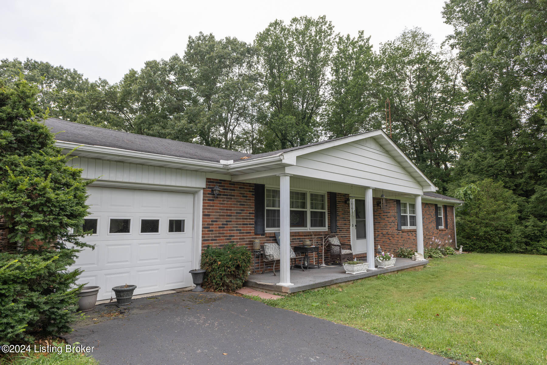 2449 Gentry Mill Rd, Russell Springs, Kentucky image 2