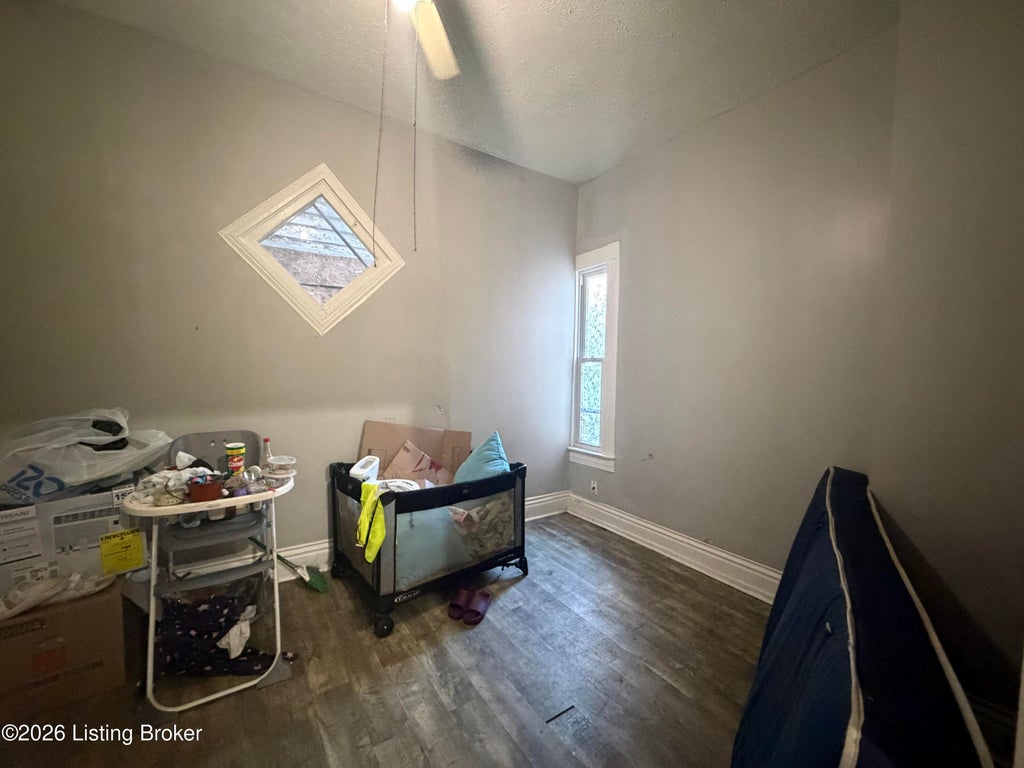 Photo of 1514 Dumesnil St, Louisville, KY 40210 (MLS # 1732808)