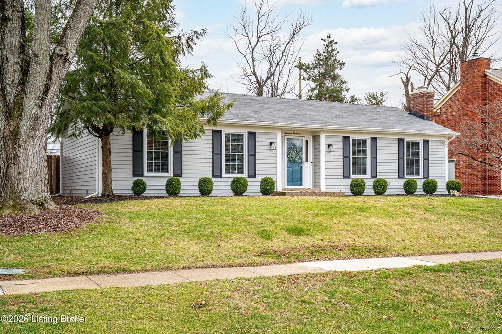 Photo of 1925 Arboro Pl, Louisville, KY 40220 (MLS # 1711152)