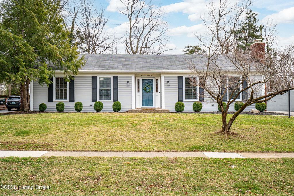 Photo of 1925 Arboro Pl, Louisville, KY 40220 (MLS # 1711152)