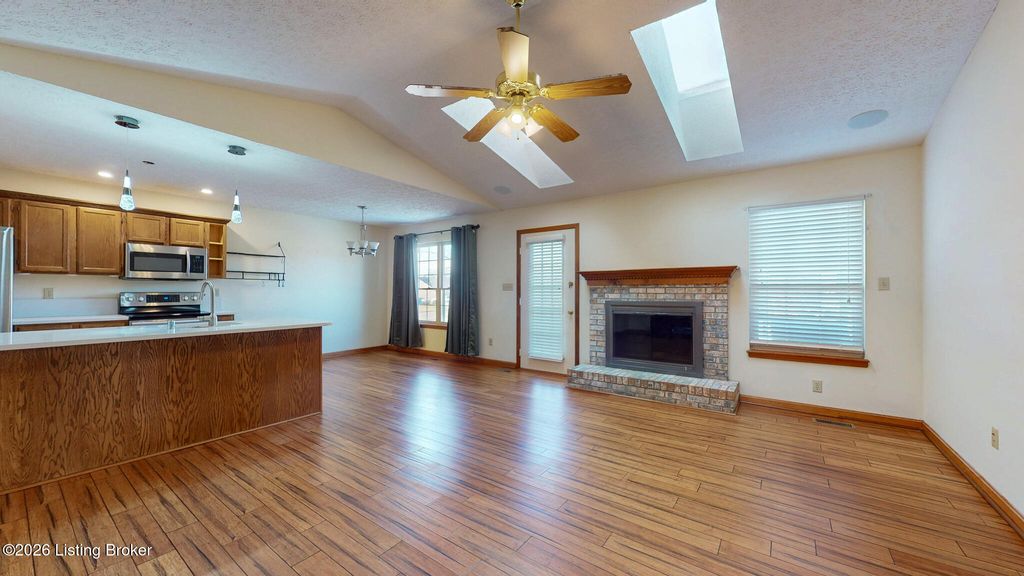 Photo of 11316 Ashbrooke Gardens Dr, Louisville, KY 40229 (MLS # 1707470)