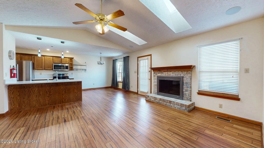 Photo of 11316 Ashbrooke Gardens Dr, Louisville, KY 40229 (MLS # 1707470)