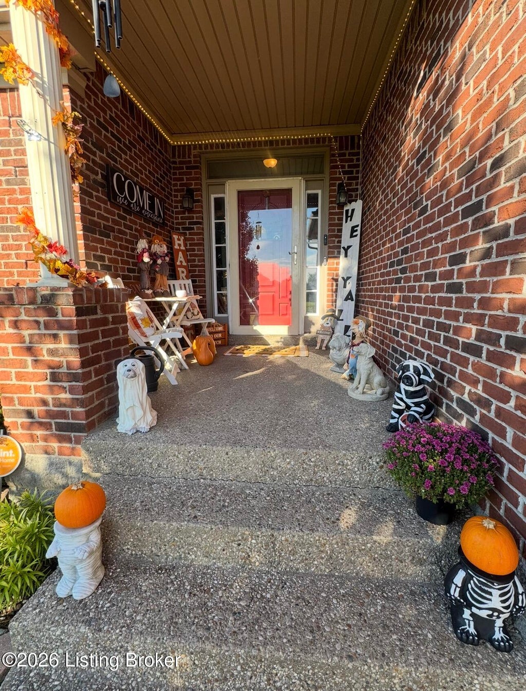 Photo of 775 Oak Grove Blvd, Shepherdsville, KY 40165 (MLS # 1730923)