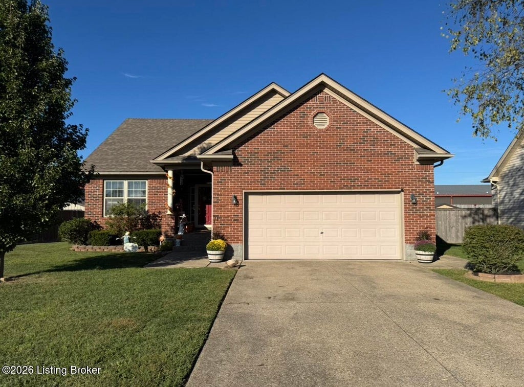 Photo of 775 Oak Grove Blvd, Shepherdsville, KY 40165 (MLS # 1730923)