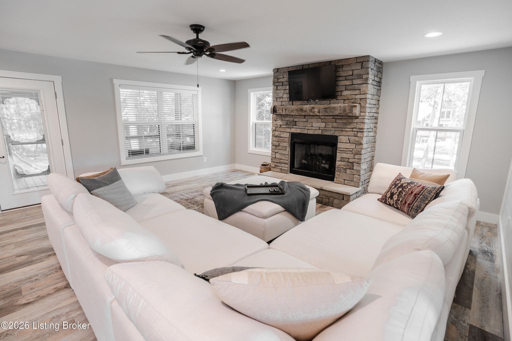 Photo of 175 Falls Ln, Leitchfield, KY 42754 (MLS # 1717888)