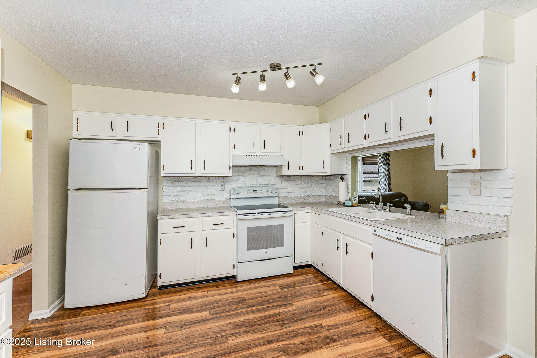 712 Palatka Rd, Louisville, Pennsylvania image 7